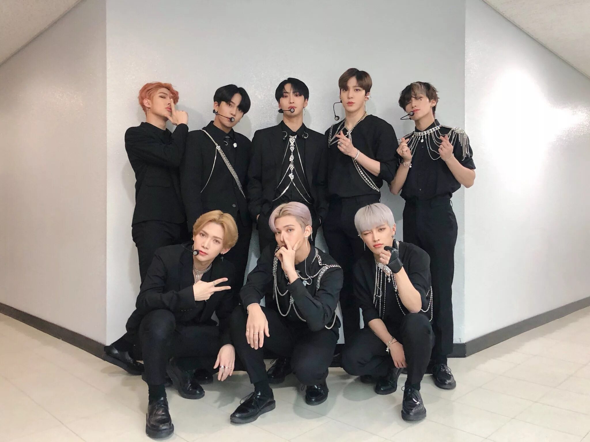 Группа ATEEZ 2020. Корея группа ATEEZ. ATEEZ группа фотосессия. Группа ATEEZ 2021. Участники группы ateez