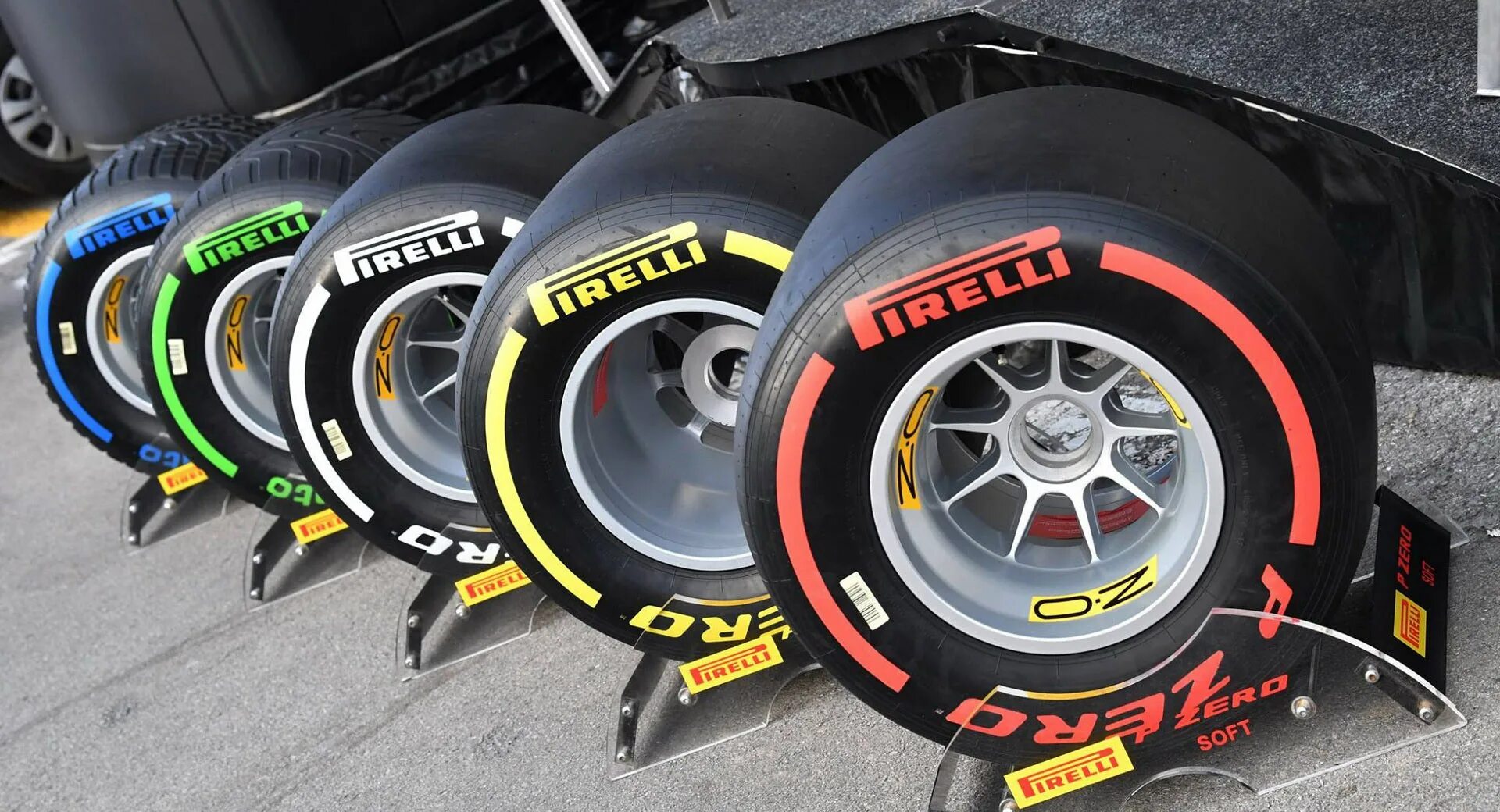 Формула 2 шины. Pirelli tyres f1. pirelli formula 1. шины пирелли формула 1. колесо ф1 пирелли.