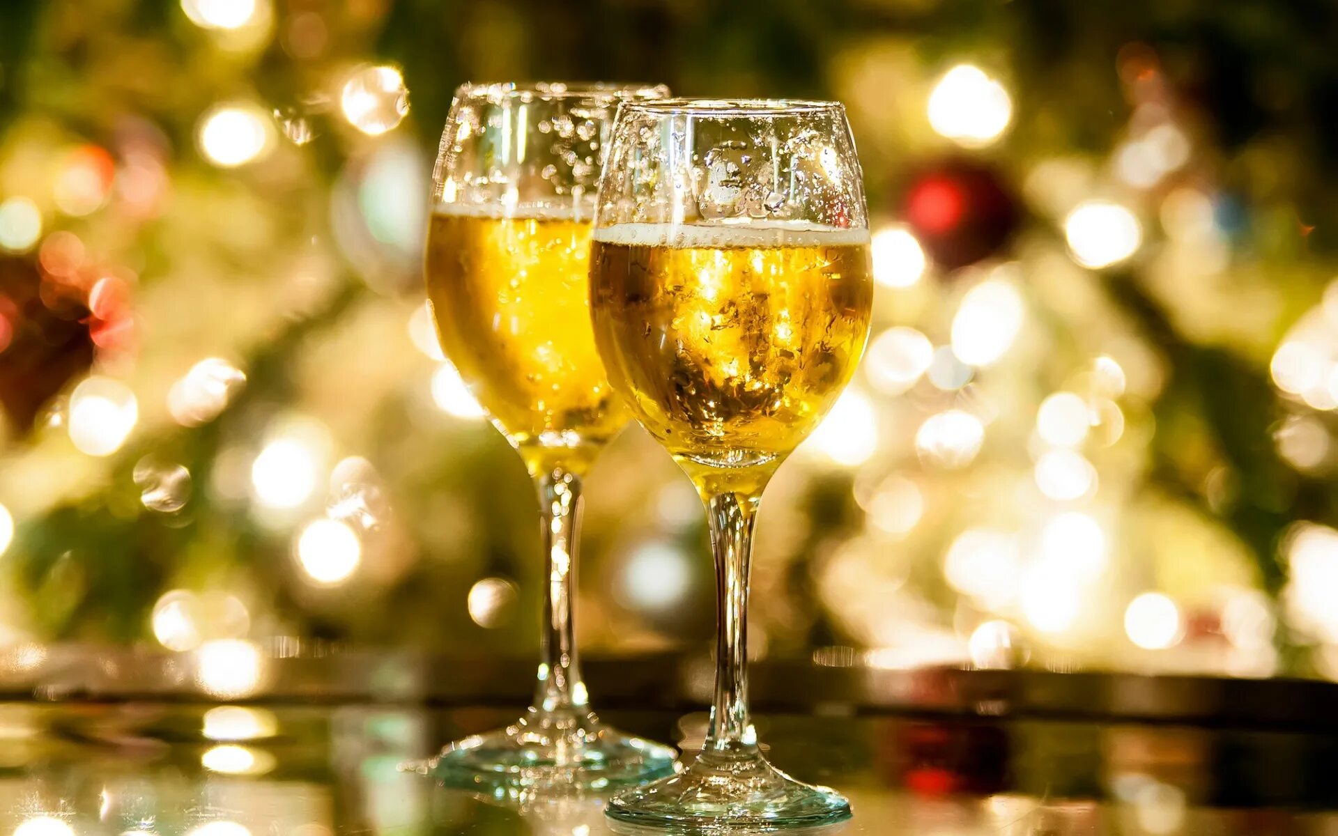 Новогодний звон. Бокалы для шампанского. Фужеры с шампанским. Шампанское новый год. Красивые бокалы с шампанским.