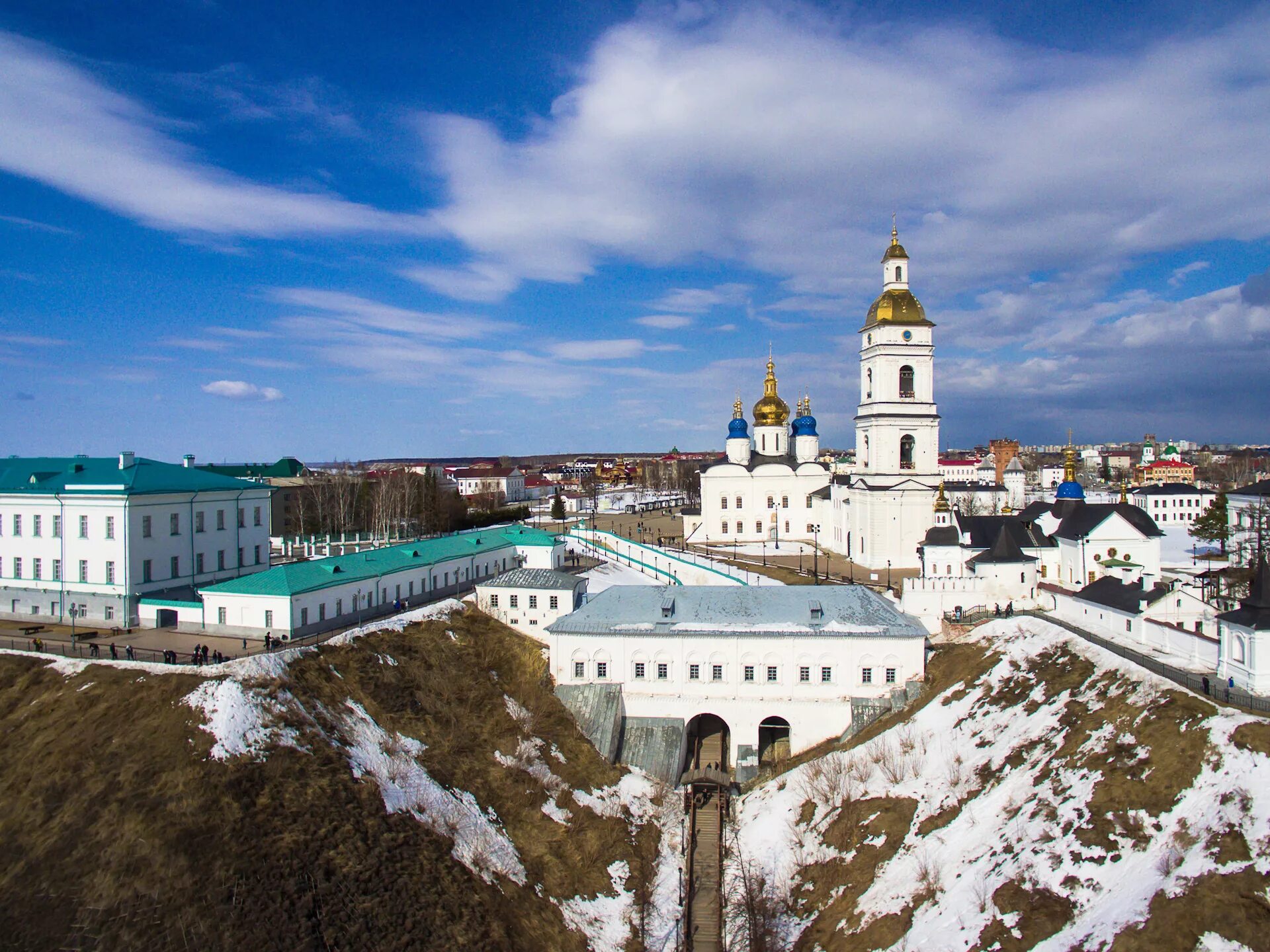 Тобольский кремль где. Тобольский Кремль Тобольск. Достопримечательности Тобольска. Тобольский Кремль.. Тобольский Кремль деревянный. Тобольский Кремль Тобольск экскурсия.