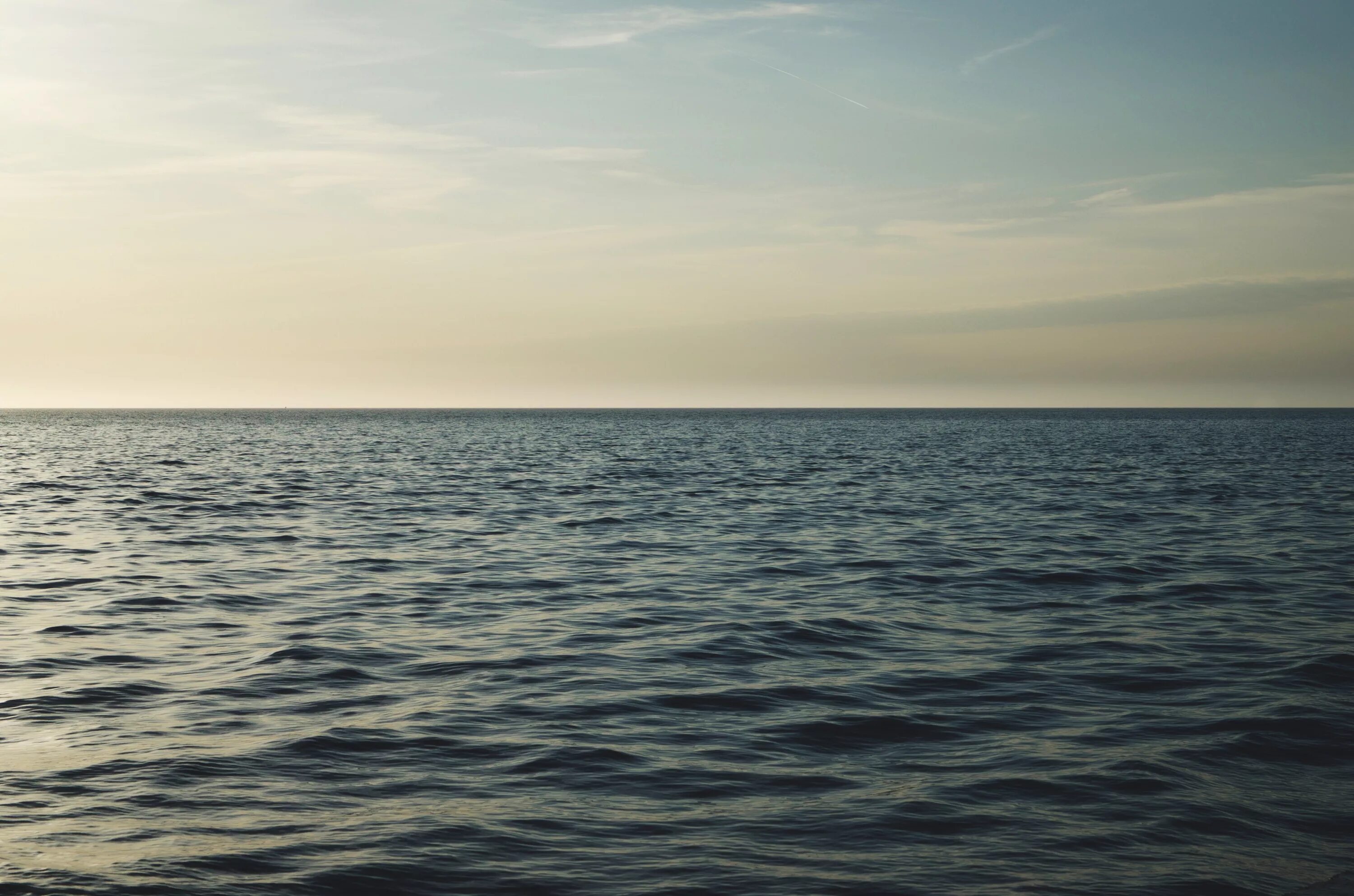 Море Горизонт. Морская гладь. Поверхность моря. Спокойное море. Вода берега песня