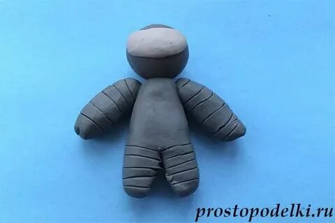 Космонавт из воздушного пластилина пошагово