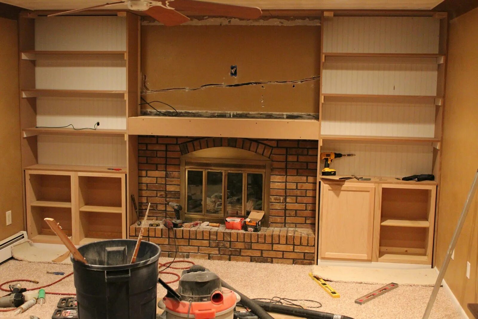 Шкаф из гипсокартона. Перегородка из гипсокартона с полками. Перегородка из гипсокартона с полками. Полки из гипсокартона. Стенка своими руками.