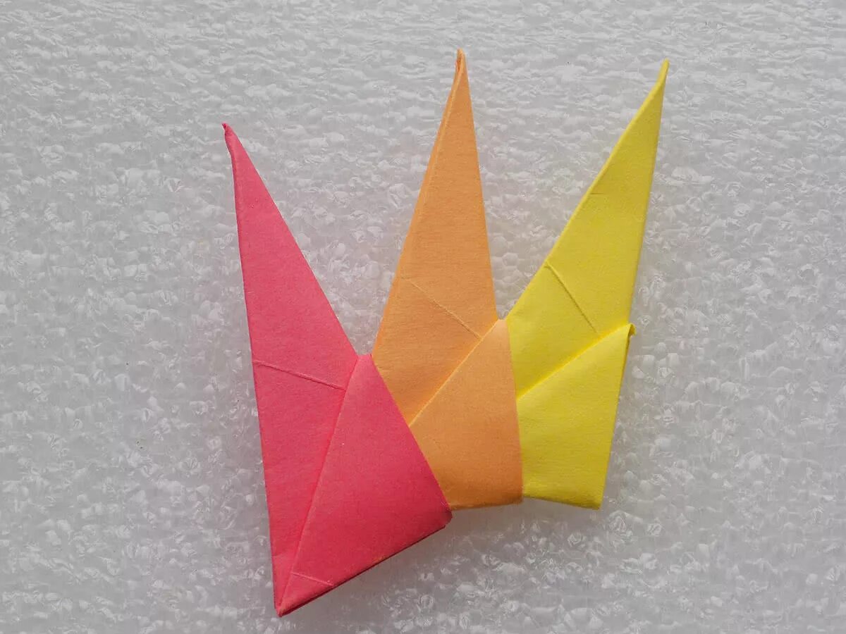 Оригами солнышко. Поделка солнце оригами. Солнышко оригами из бумаги. Оригами солнце из бумаги. Поделка солнышко оригами.