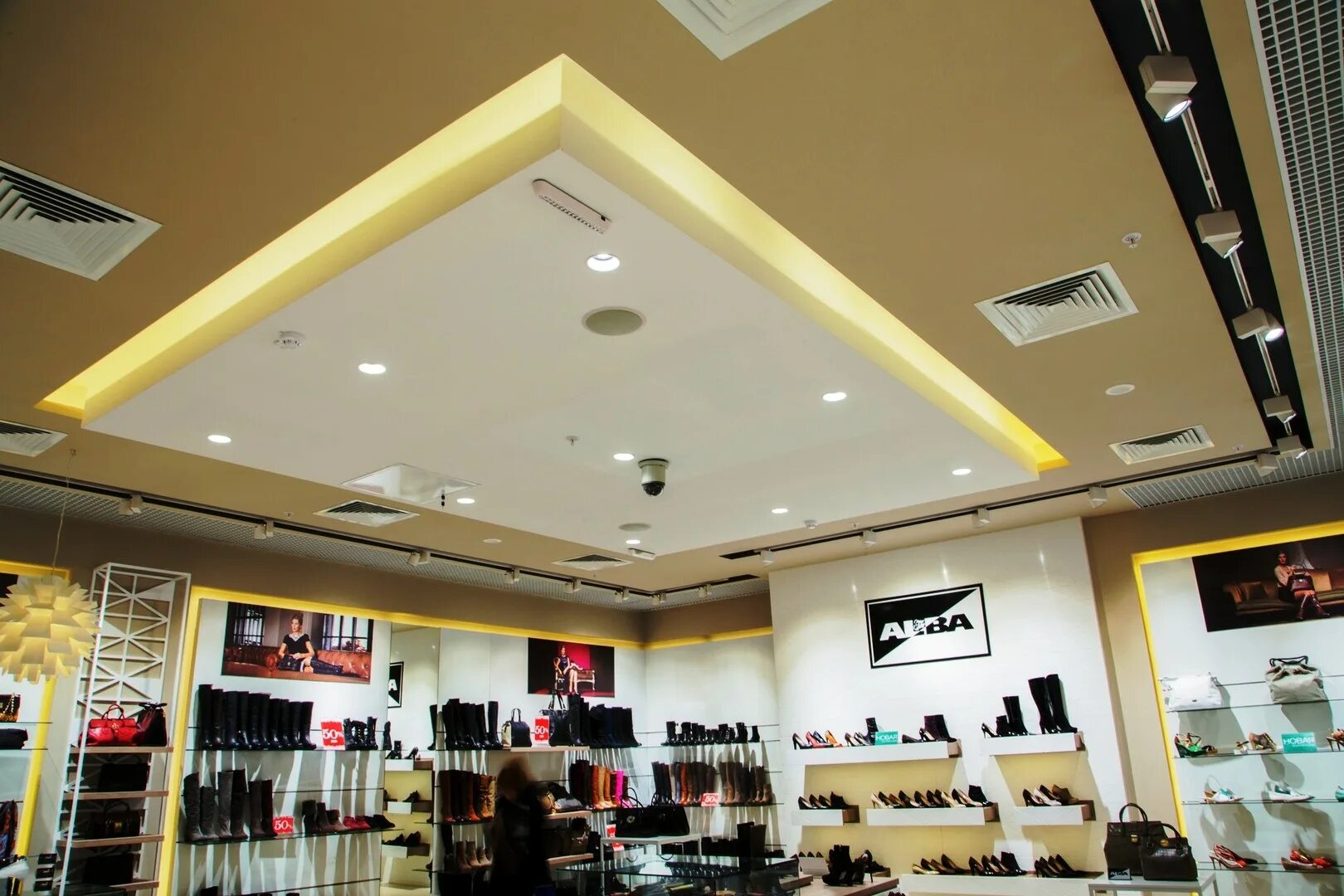 Стильное освещение в магазине. Стильный свет интернет магазин. Освещение на кухни в современном интерьере. Подвесной светильник nimb центрсвет. Магазин света в купчино.