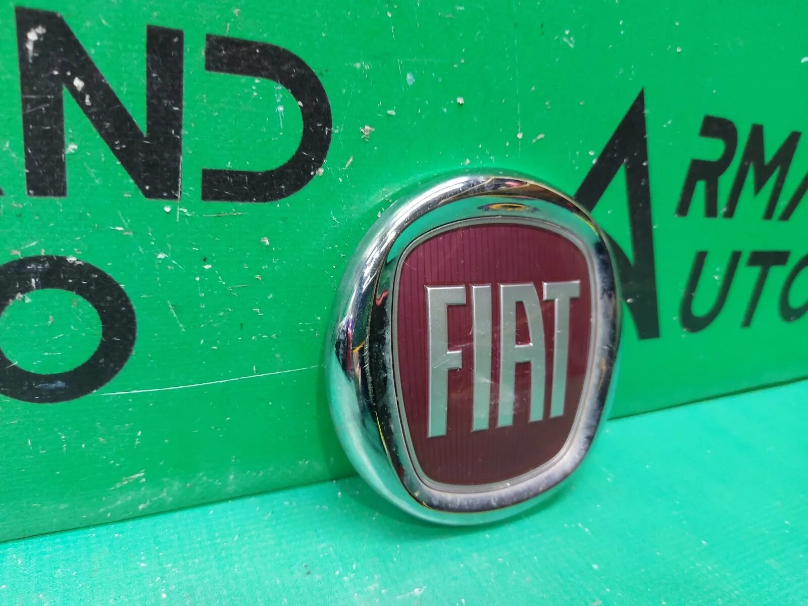 Фиат логобрава. Задняя эмблема Fiat. Фиат Браво лого Форд. Поставь Фиат Браво лого.