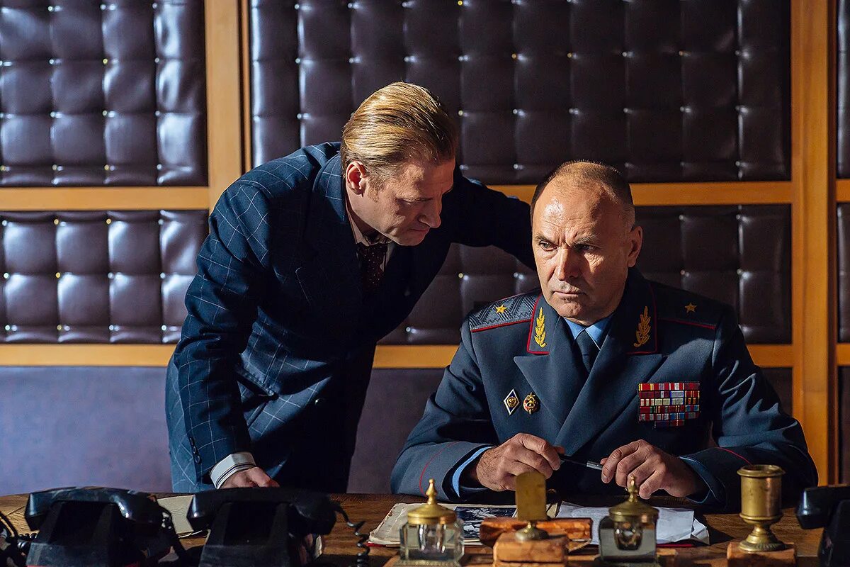 Охота на певицу сериал 2019. Артём быстров немчик. Охота на певицу 2019 2020. Немчик сериал. Немчик сериал охота на певицу.