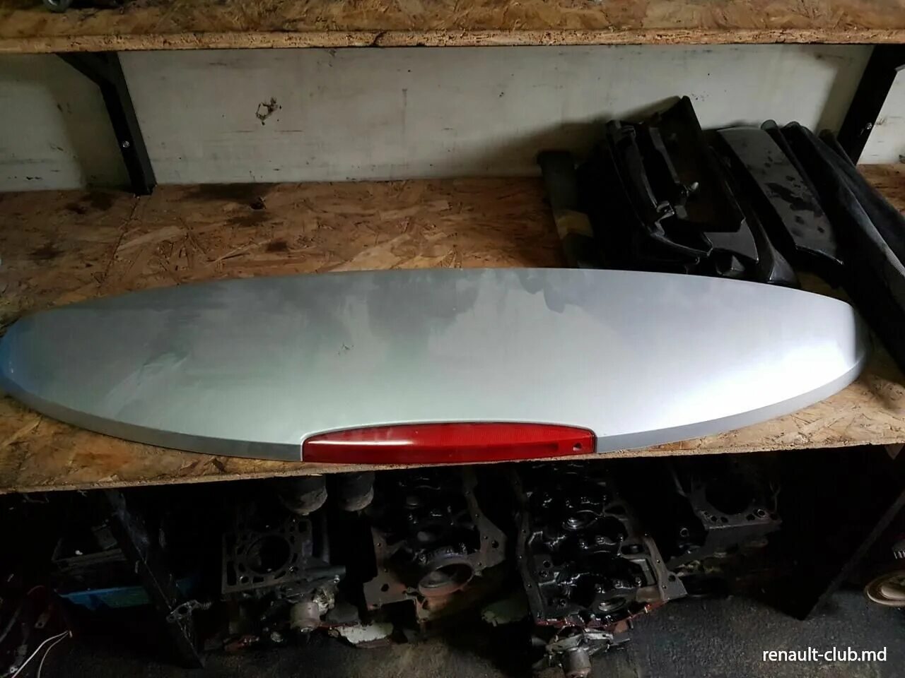 Спойлер renault megane 2 (универсал). Спойлер меган 2 универсал. Рено меган 2 спойлер на багажник. Спойлер renault megane 2 (универсал). Спойлер на рено меган 2.