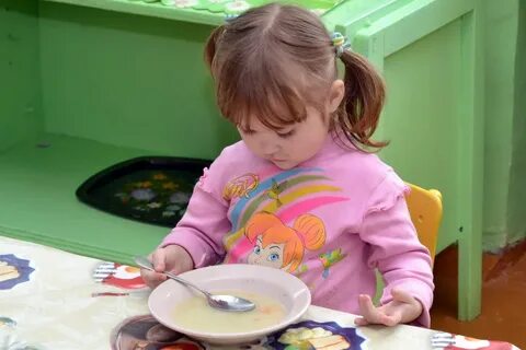 Сели дети все за стол