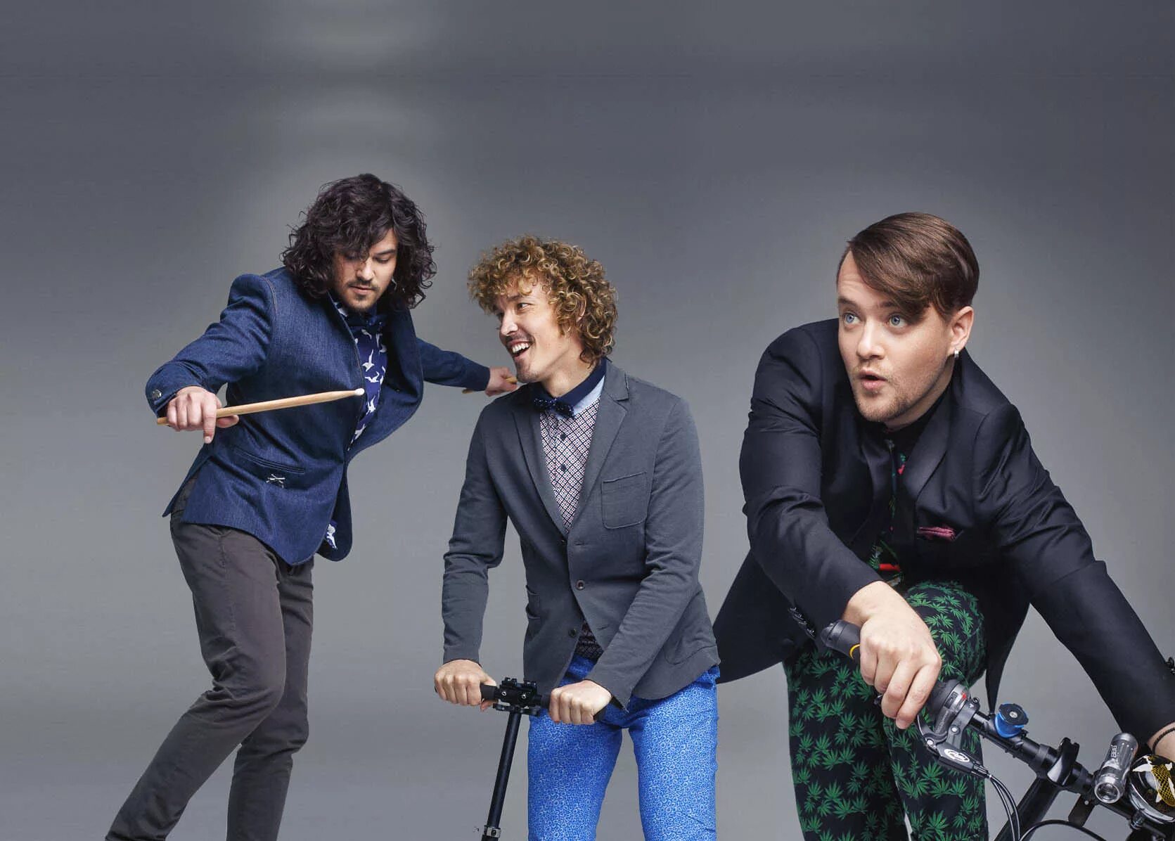 Джукбокс трио извращенки. Jukebox trio извращенка. Джукбокс трио конфетка. Jukebox trio извращенка. Акапельная группа jukebox trio.