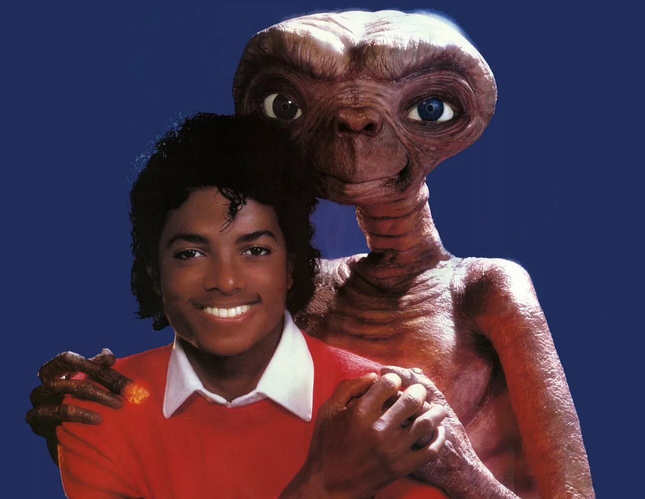 Инопланетянин стивен спилберг. Инопланетянин фильм 1982. Наколенники волейбольные mt8, оранжевый. Dvd-плеер eplutus ls-153t. Wjm70601.