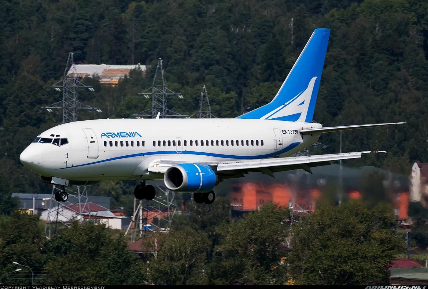 Armenia airlines. Boeing 737 армянские авиалинии. Боинг 737-505. 737 505 Армения. Боинг 737-500 Armenia Aircompany.