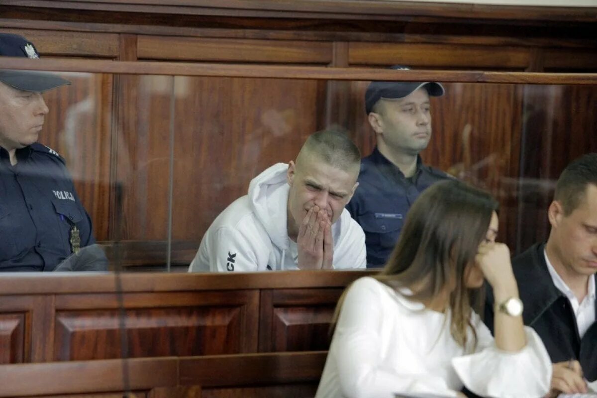 Несправедливо осуждены. Мужчина за решеткой. Адвокат эдварда била. Несправедливо осуждены. Человек за решеткой.