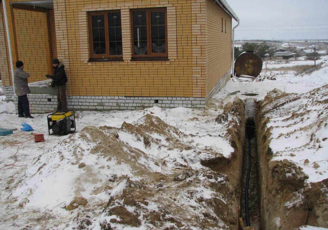 Зимний водопровод на участке. Водопровод в доме. Подвод канализации к дому. Прокладка водопровода в частном доме.