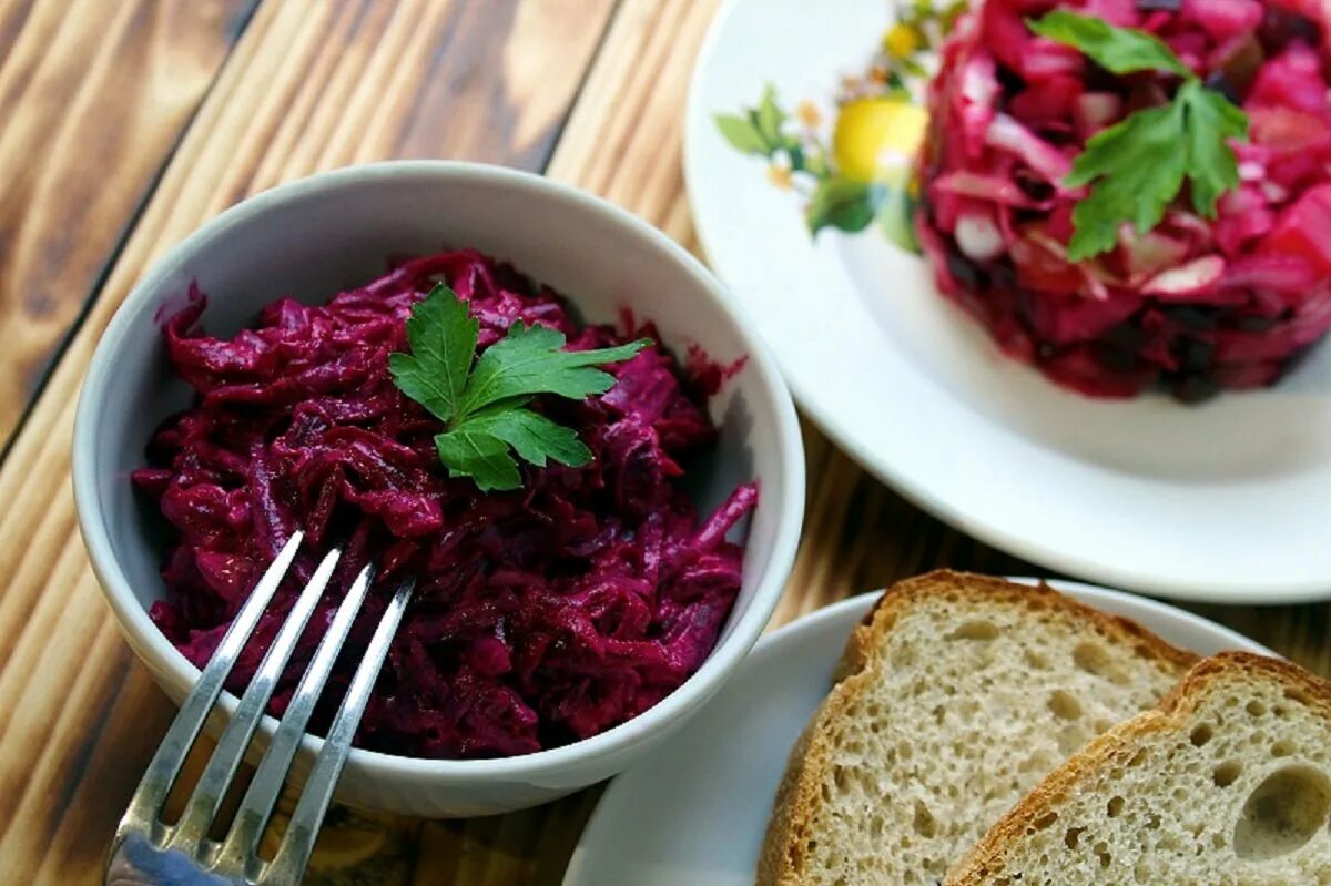 Курица со свеклой