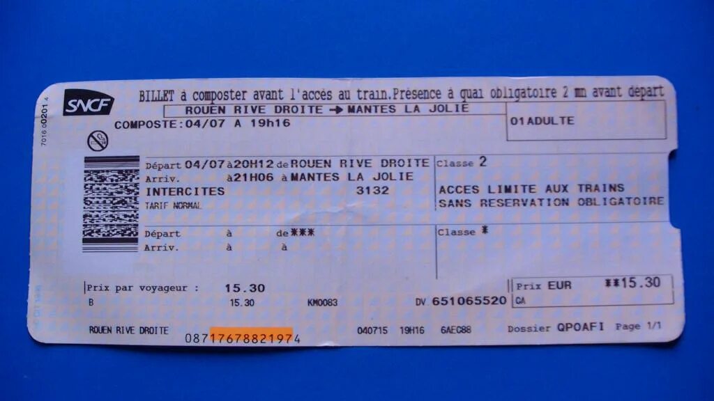 Билеты на самолет. Билет во Францию. Билет на самолет Франция. Москва-Париж авиабилеты.
