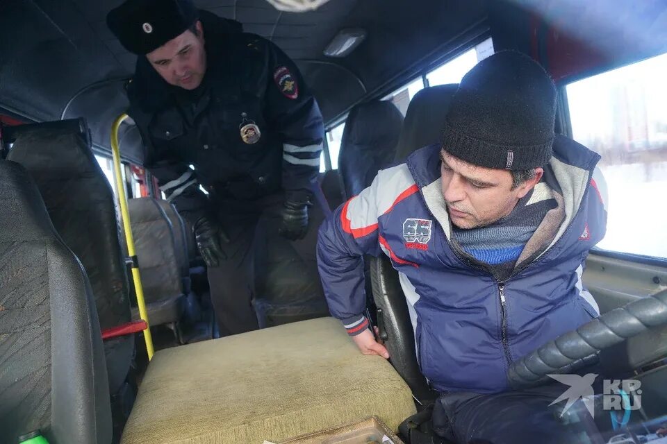 Видеорегистратор пугающий прохожих. Штраф водителю. Самые пьяные места в спб. Водитель вс спб. Водитель автобуса мигрант.