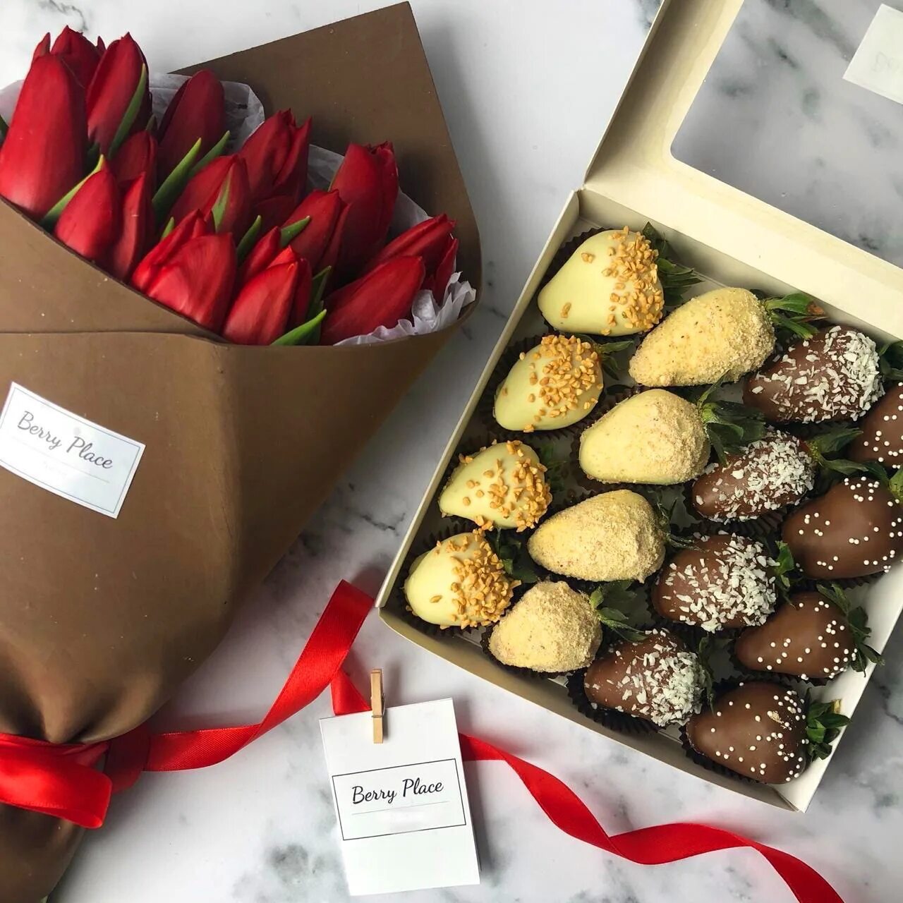 Цветы vip. Berry place. Клубничная мастерская. Берри плейс екатеринбург. Berry place москва отзывы.