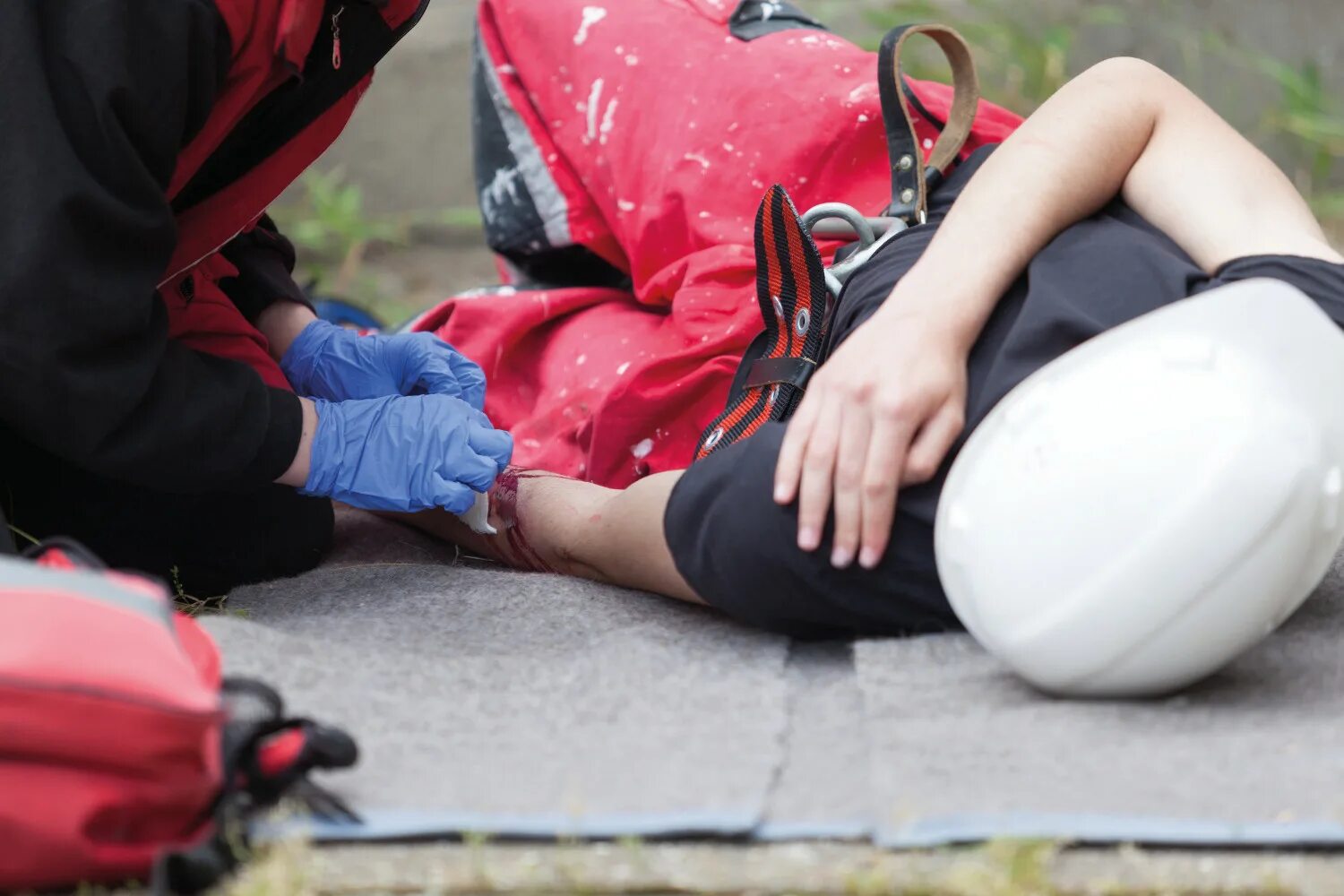 Получил травму после работы. Порядок рассмотрения травмы на производстве. Легкие травмы на производстве. Несчастные случаи на производстве. Производственная травма.