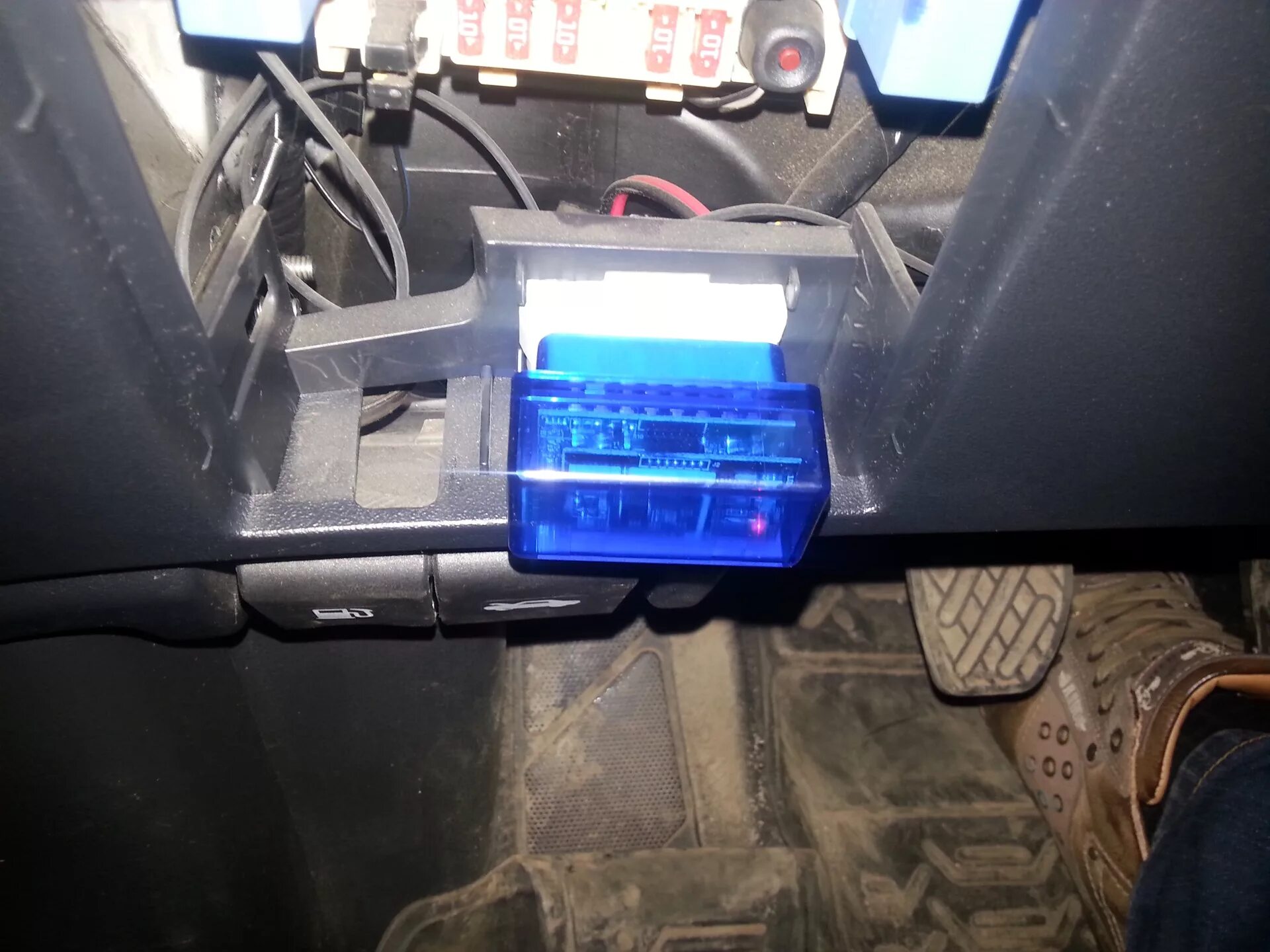 Подключить elm327 к телефону. Elm 327 bluetooth автосканер nissan qashqai. elm327 разъём ниссан кашкай. разъем елм 327 ниссан.
