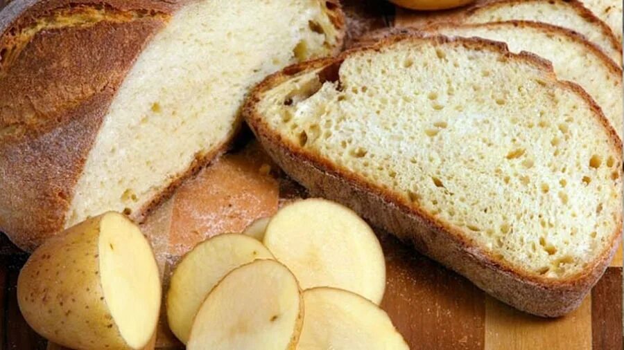 Рецепт картошки с хлебом. Хлеб. Картофельный хлеб. Хлеб из картошки. Картошка с хлебом.