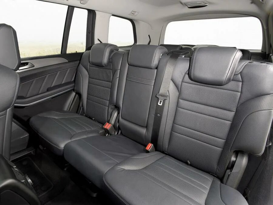 Mercedes gls 3 ряд сидений. Сиденья мерседес 164. Mercedes benz gl x166 салон. Сиденья мерседес дезигно. Gls maybach салон.