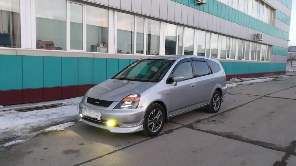 Купить хонда стрим в новосибирске. Honda Stream rn2. Диски Honda Stream r17. Хонда стрим RN 5. Хонда стрим 2005.