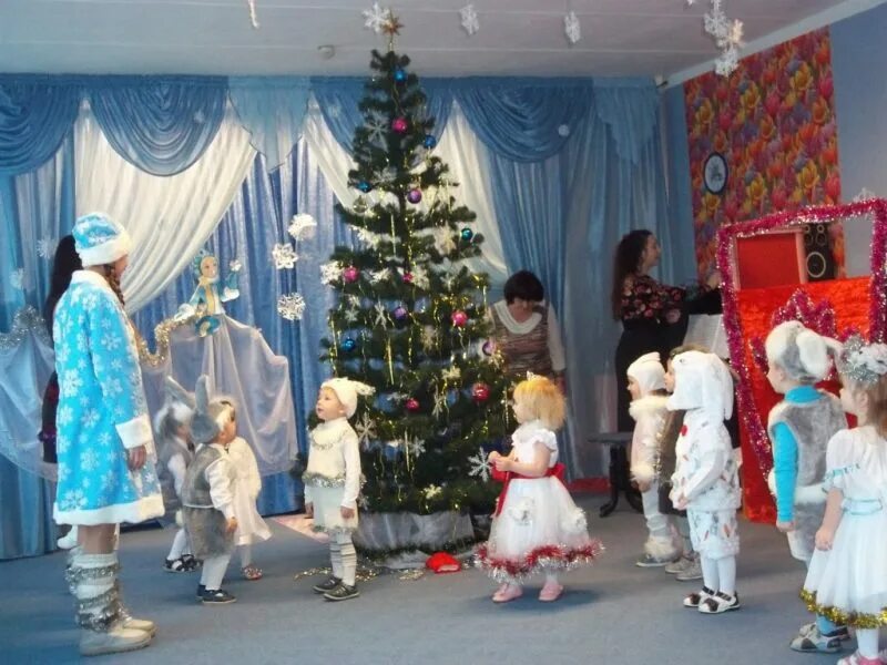 210 садик новокузнецк. новогодний утренник в ясельной группе. утренник яслях. утренник в яслях. утренник яслях.