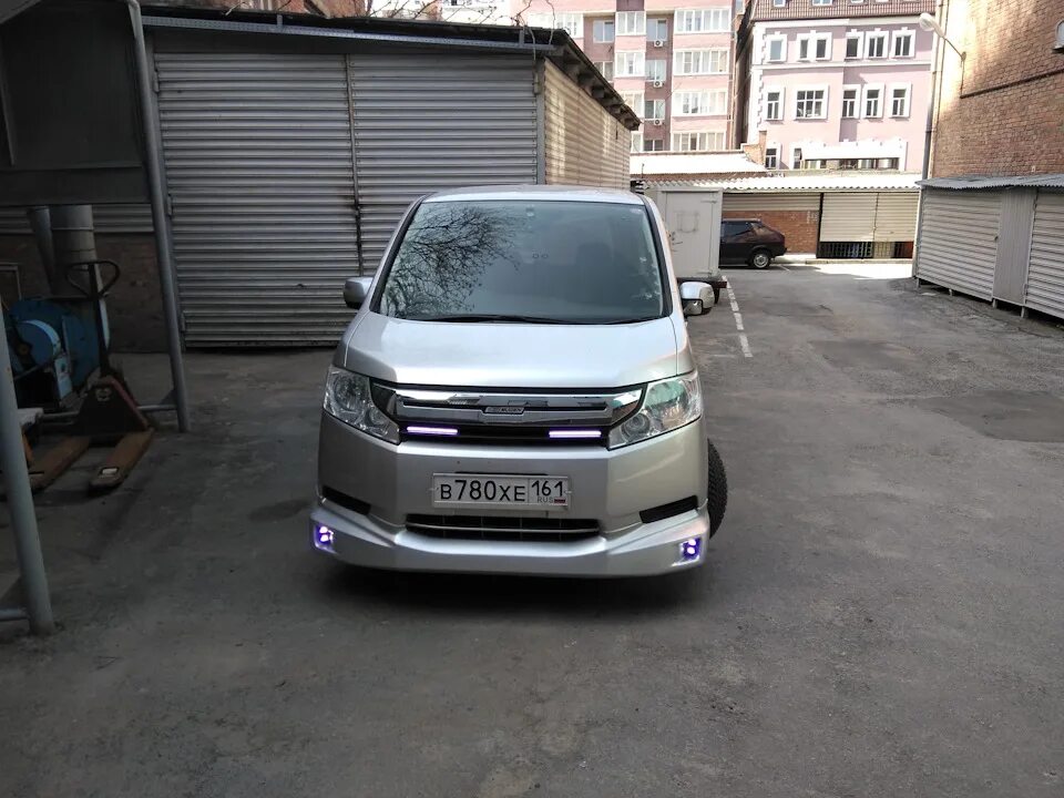 Купить фрид омск. Honda Stepwgn rk1. Хонда степ WGN 2012. Туманки Honda freed Spike. Хонда Stepwgn ПТФ 2016.