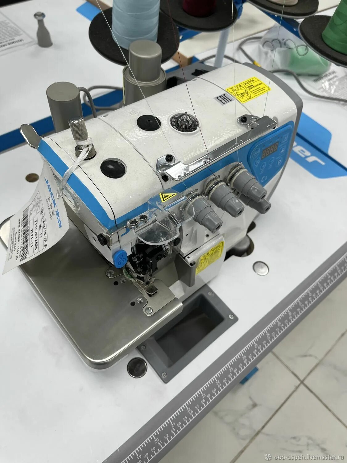 Комплектация оверлока janome ml 785. Как разбираться швейнаямашинаелна. Оверлок пятинитка джек. Оверлок швейная машина dlp-gt899d-4 дулипу. 4х ниточный оверлок пмз.