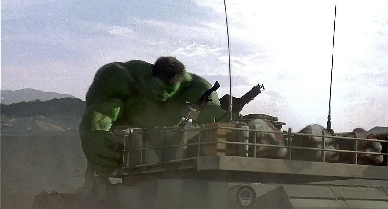 Hulk 2003 tanks. Hulk 2003 танк. Халк ломает танки. Халк танк. Hulk 2003 танк.
