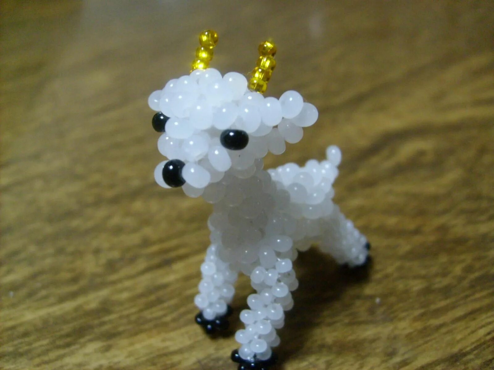 Идеи для бисероплетения. Объемные фигурки из бисера. Объемные фигурки из бисера. Фигурки из бисера объемные животные. Животные из бисера.