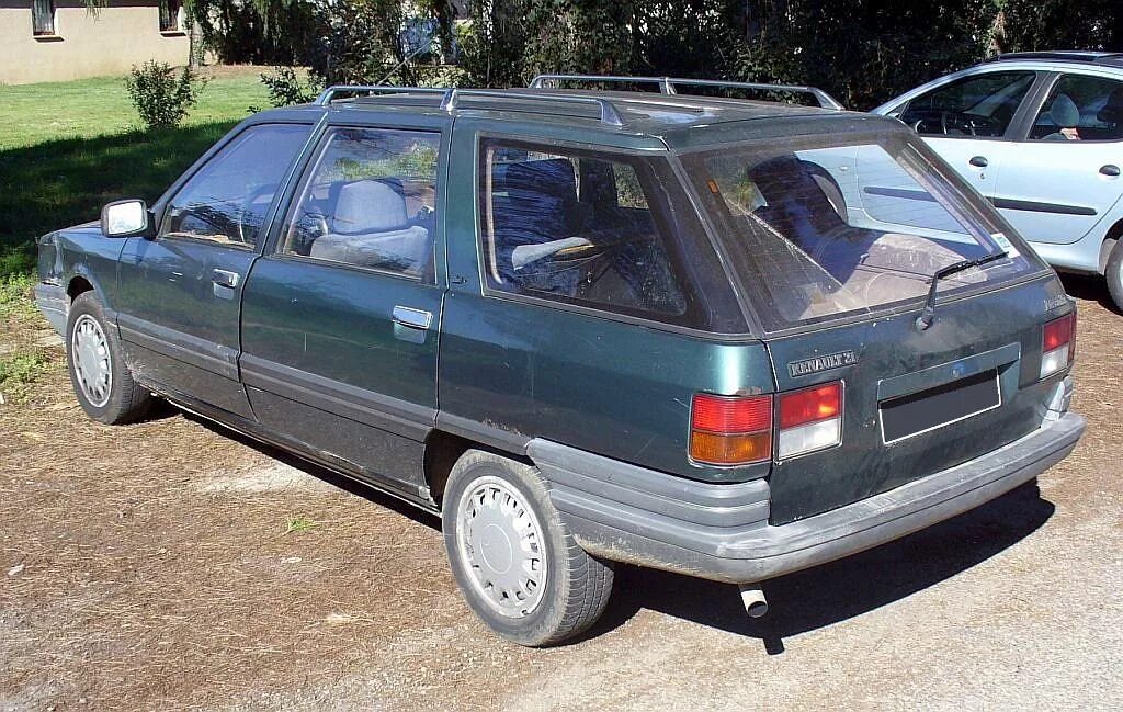 Рено 21 год. Renault 21 Nevada универсал. Renault 21 Nevada 1986. Рено 21 Комби 1986. Рено Невада 21 1989.