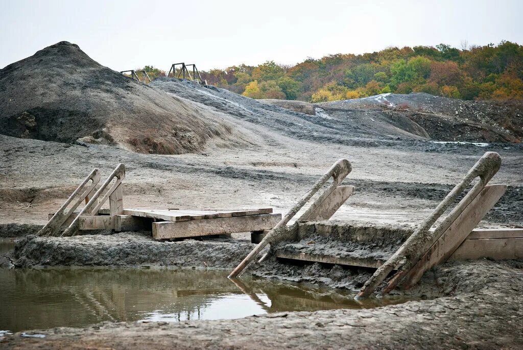 Вулкан в новороссийске шуго. Вулкан шуго. Вулкан шуго на карте. Вулкан шуго. Витязево вулкан шуго.