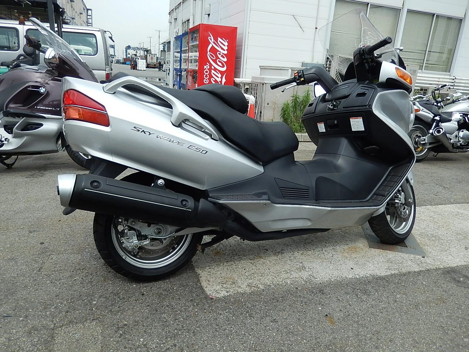 Скайвэй 650. Скайвэй 650. Burgman 650 executive. Skywave 650. Скайвэй 650.