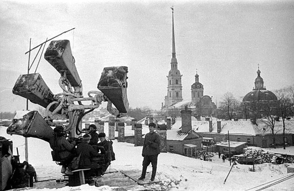 27 января 1941 года. Блокада ленинграда 1942 год. зенитчики блокадного ленинграда. оборона ленинграда 1941-1944.