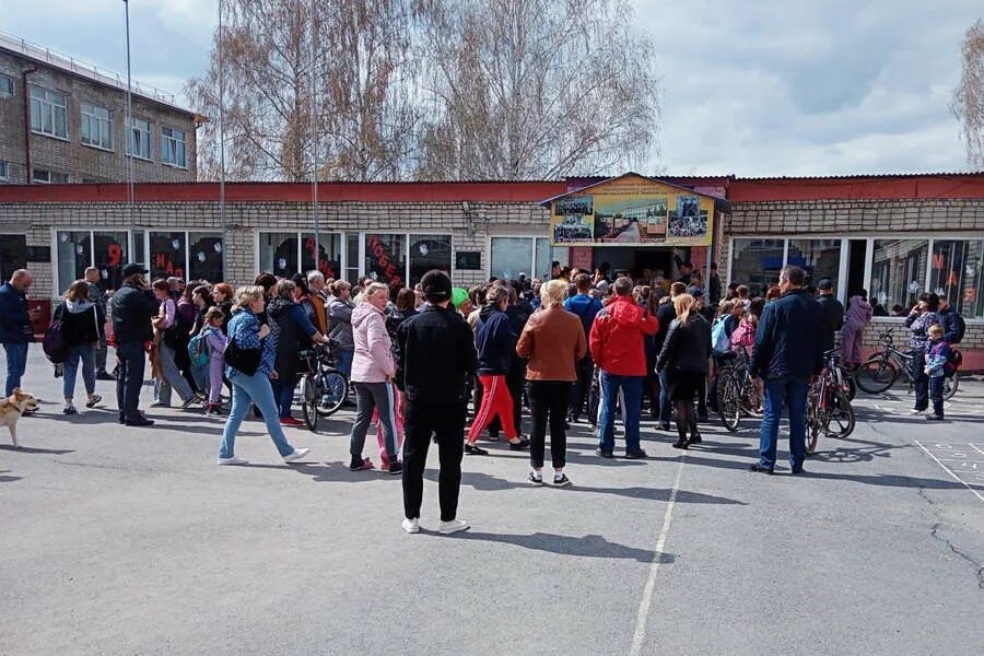 Стрельба в ульяновском. Вешкайма ульяновск стрельба. вешкайма ульяновск детский сад стрельба. садик рябинка ульяновск стрельба. детский сад рябинка ульяновская область.