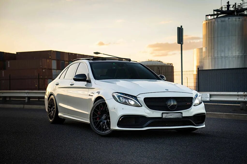 Купить мерседес 63 amg. Мерседес Бенц АМГ 63. Мерседес c63 AMG 2021. Мерседес Бенц c63s AMG. Mercedes Benz c63 AMG 2018.