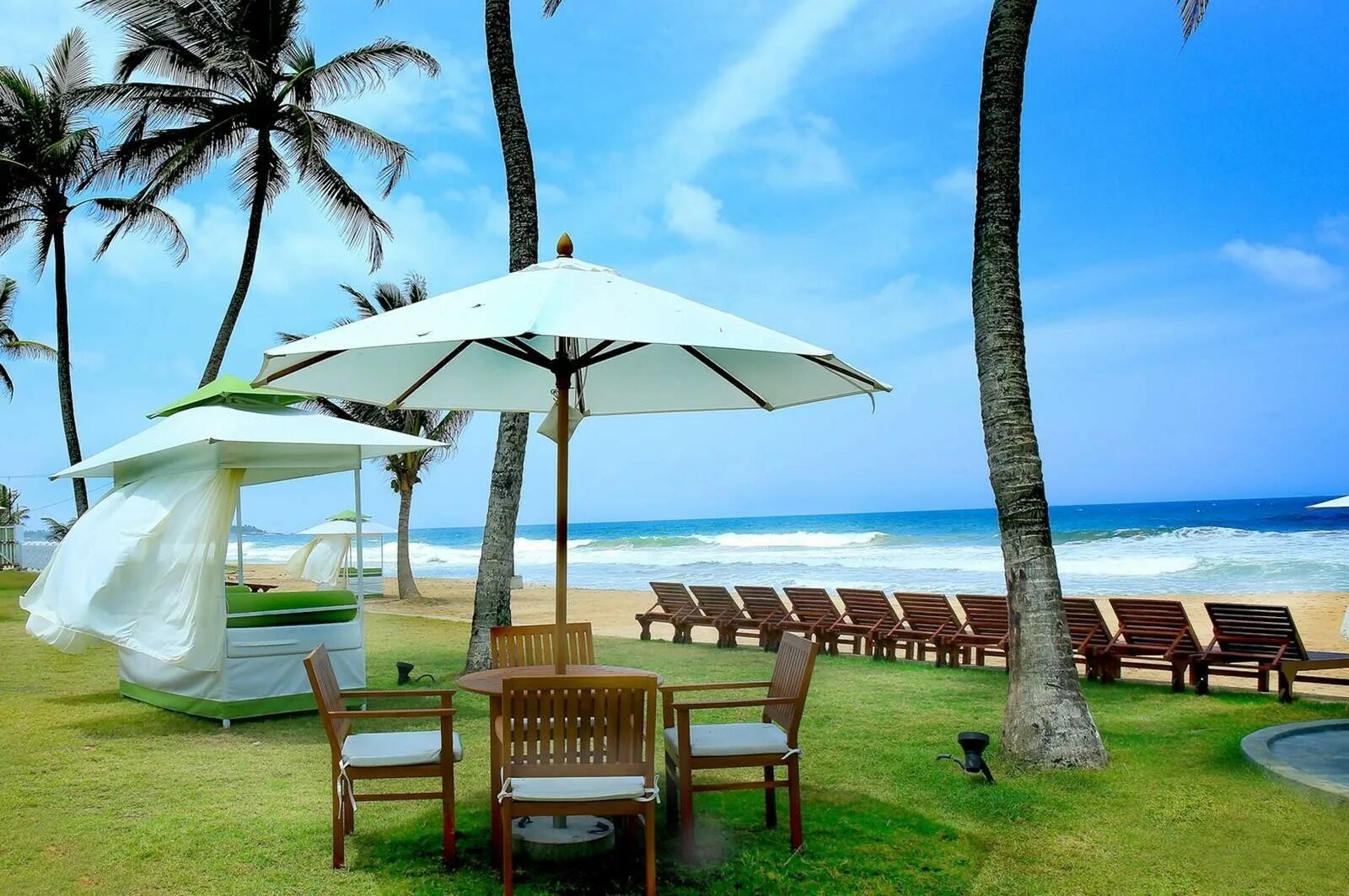 Шри-Ланка,Хиккадува,Hikkaduwa Beach Hotel. Avenra Beach Hotel Шри Ланка. Пляж Шри Ланки Хиккадува. Avenra Beach Hotel 4 Хиккадува. Пляж хиккадува шри