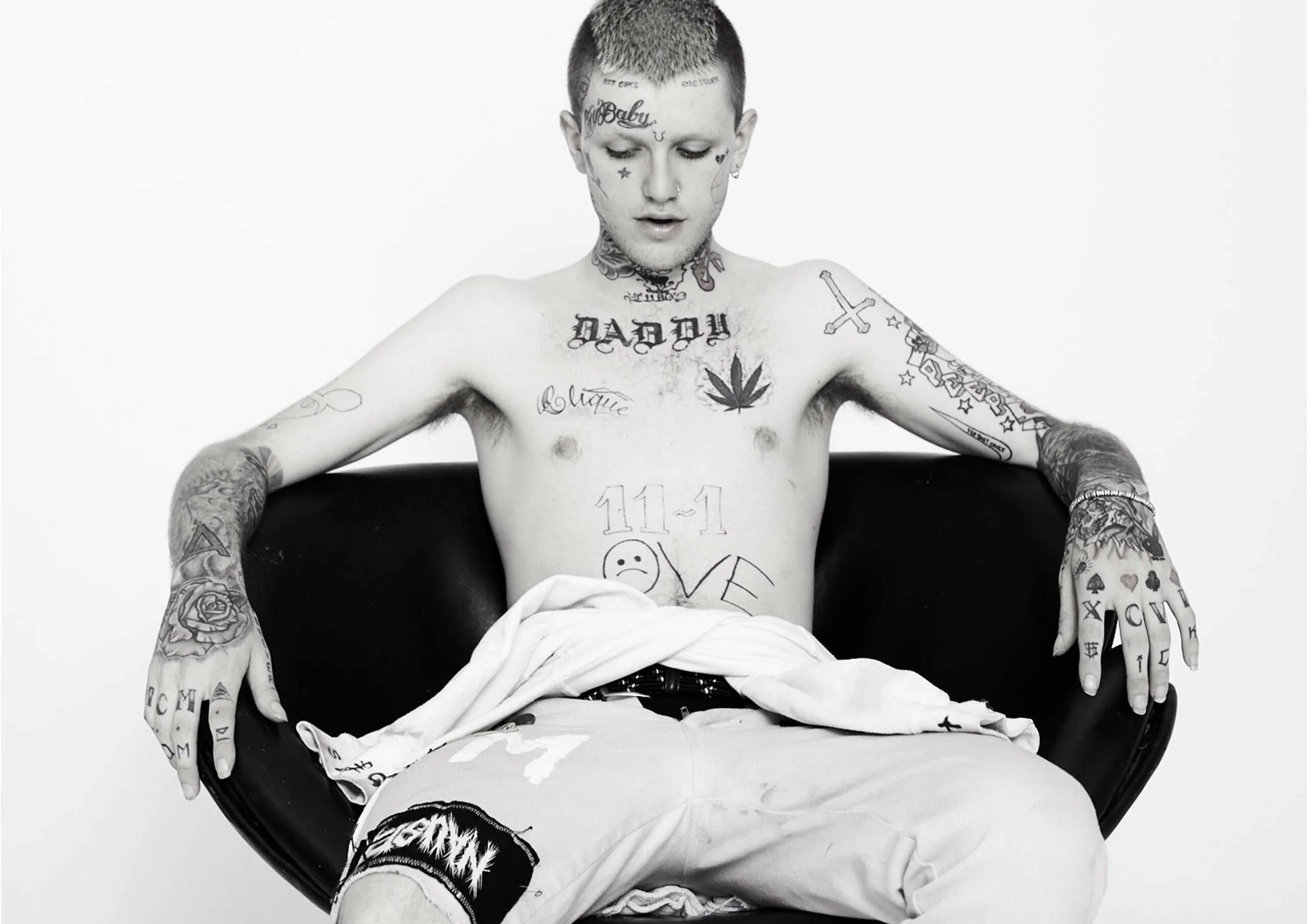 Как зовут пипа. Lil peep tattoo. lil peep татухи. lil peep татуировки. все тату лил пипа.
