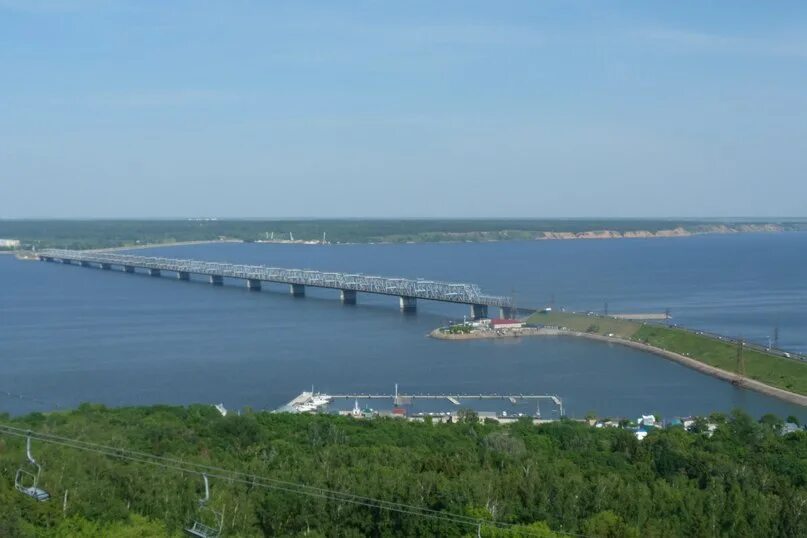Мост в ульяновске через волгу императорский. В ульяновске самая широкая волга. Ульяновск мост через волгу. В ульяновске самая широкая волга. Река волга ульяновск.