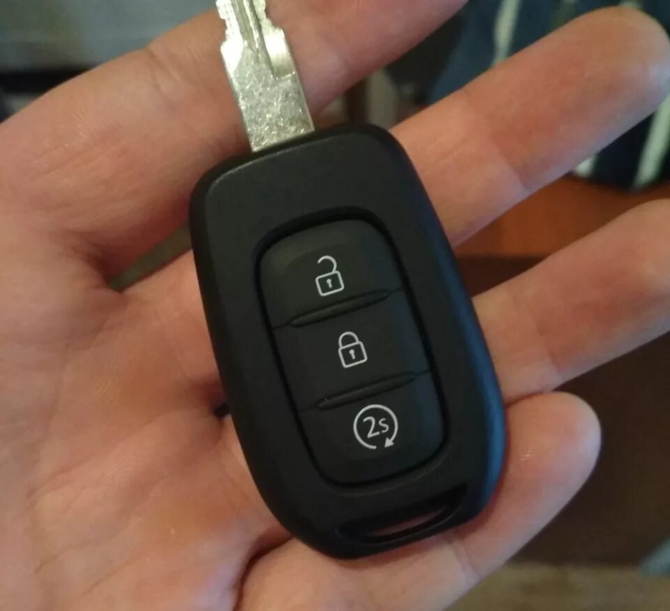 Как поменять батарейку в ключе рено степвей Dacia keys Battery replacement YouTube