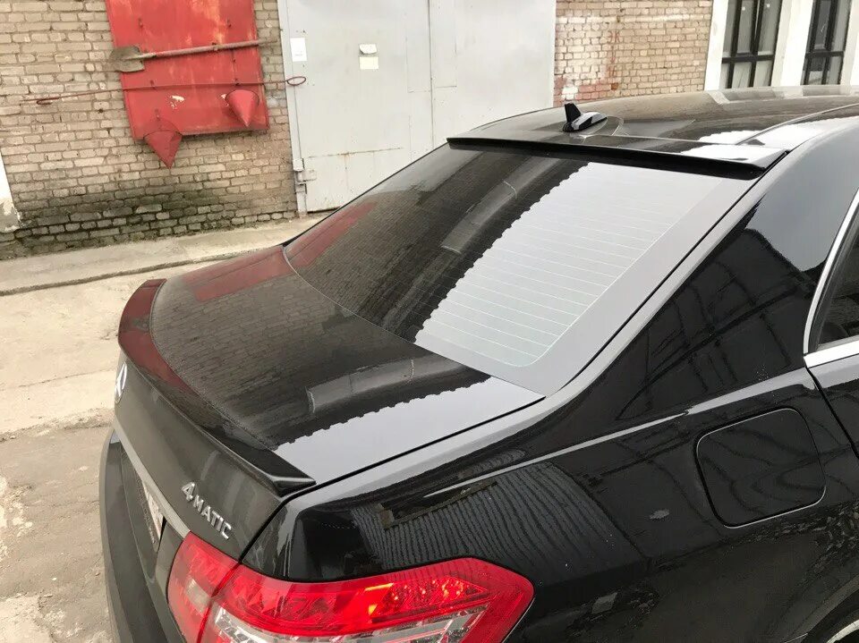 лобовое стекло ваз нива 21214. козырек заднего стекла hyundai solaris 2g. дефлектор заднего стекла toyota королла 120. дефлектор лобового стекла ваз 2109. спойлер козырек на лобовое стекло на ниву 21213.