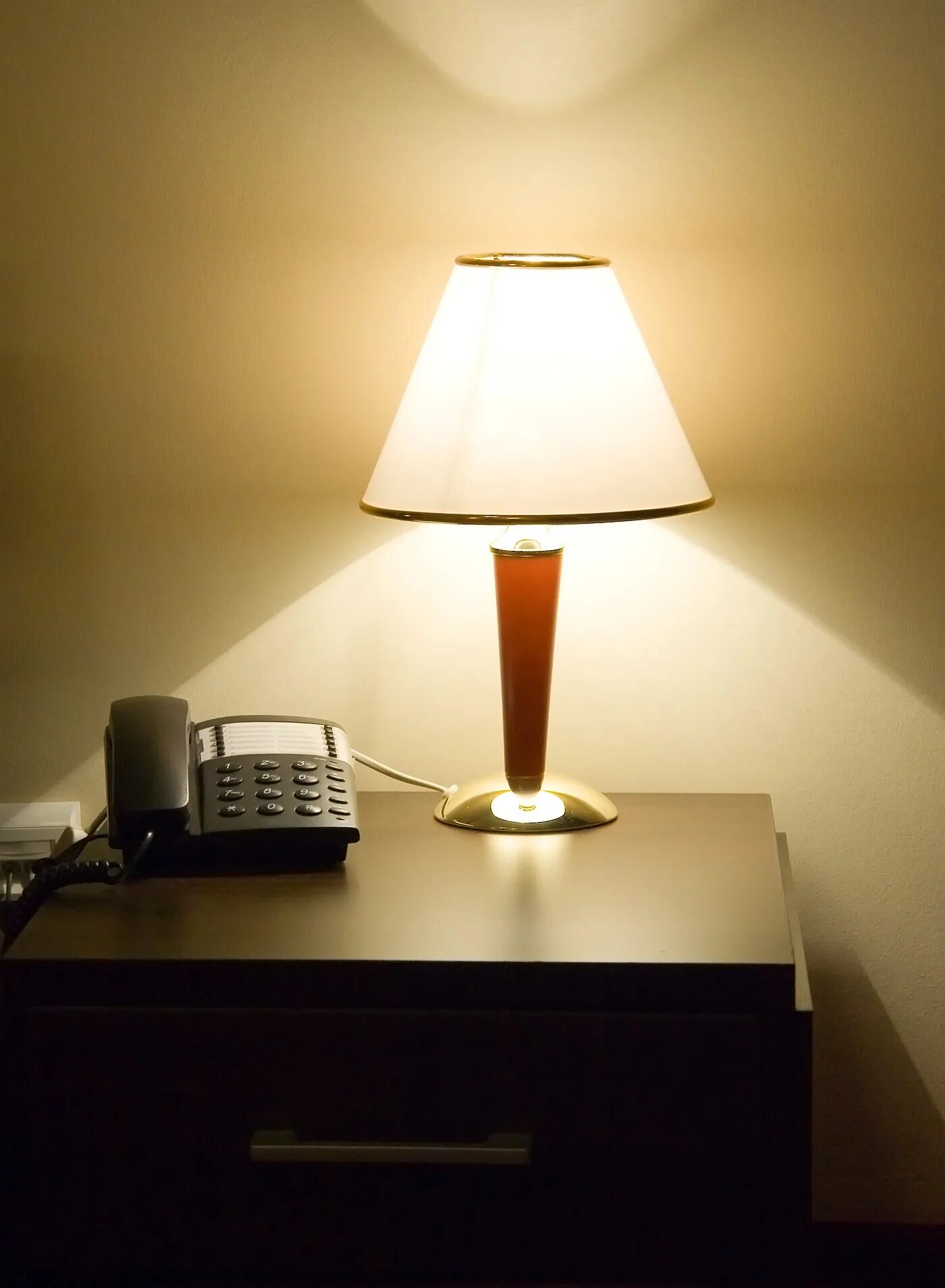 Bright lamp. Лампа в комнате. room lamp.