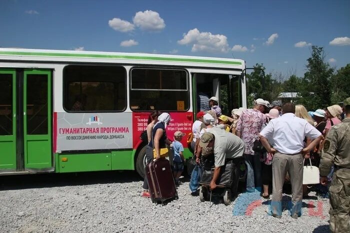 Автобусы ЛНР. Автовокзал Луганск. Станично-Луганская автостанция фото. Новые автобусы в Луганске. Работа россии автобуса