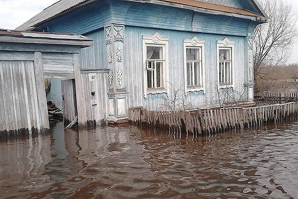 Наводнение в Петровском районе Саратовской области. Паводок в Петровске Саратовской области 2023. Паводок Дергачи Саратовская область. Паводок в Петровске Саратовской области в 2023 году.