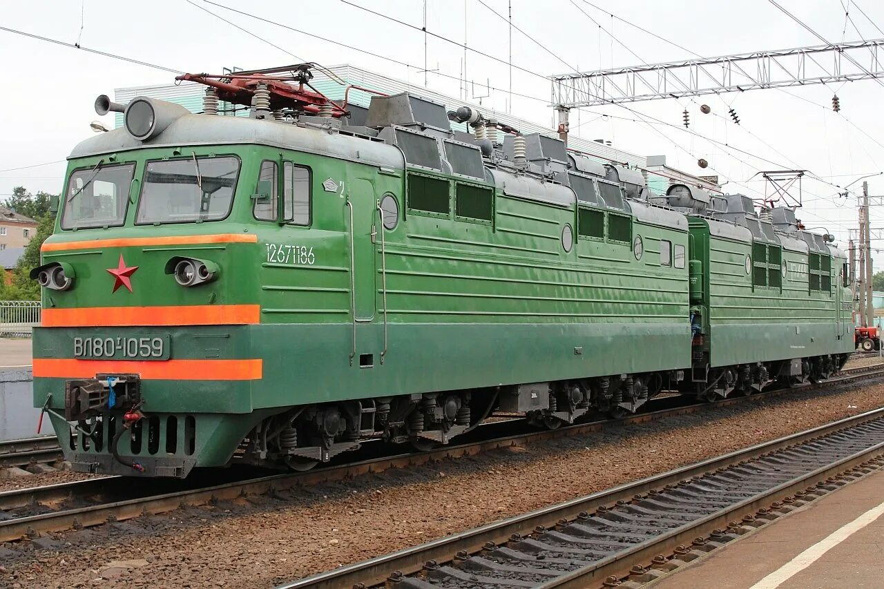 Фирменный поезд малахит. 3эс8 малахит электровоз. Вл60 нэвз. 1 торговый центр "малахит". Ул.