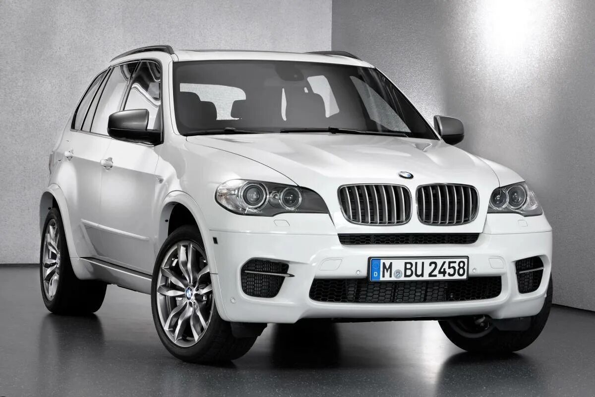 БМВ x5 белая. Джип БМВ х5. BMW x5 2013. BMW x5 m5 2012.