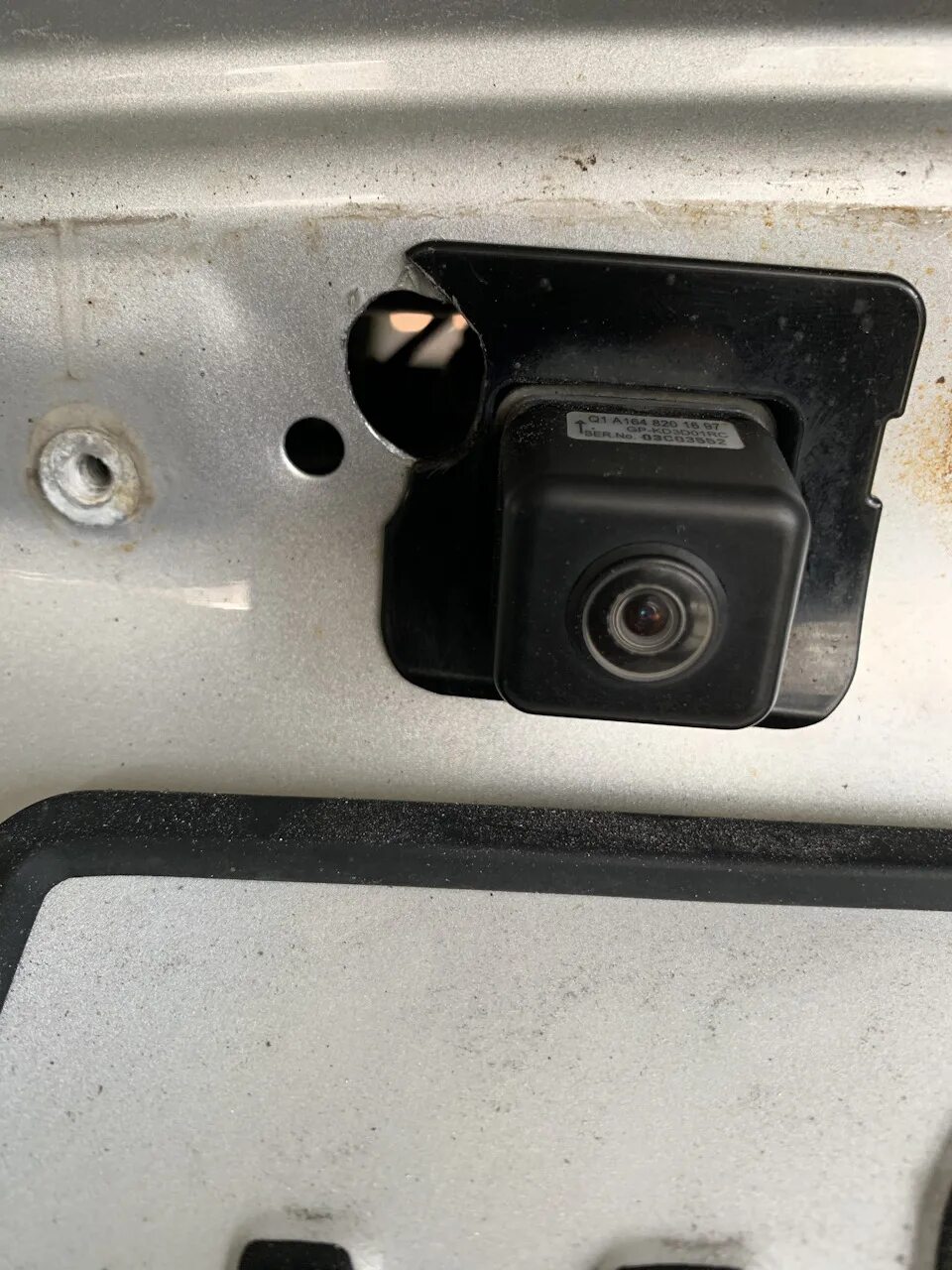 Установка камеры мерседес. Установка камеры мерседес. W212 камера заднего хода. Установка камеры мерседес. Мерседес с 203 камера заднего хода.