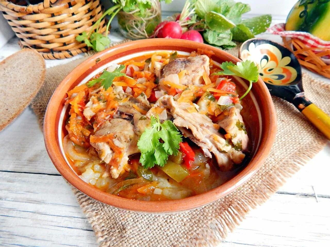Чахохбили из курицы по-грузински классический. Чахохбили из курицы быстро и вкусно. Чахохбили (грузинское национальное блюдо). Суп чахохбили. Чахохбили из курицы быстро и вкусно.